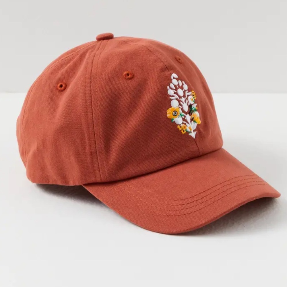 Final price 🍓 NWT FP movement blooming buti hat
